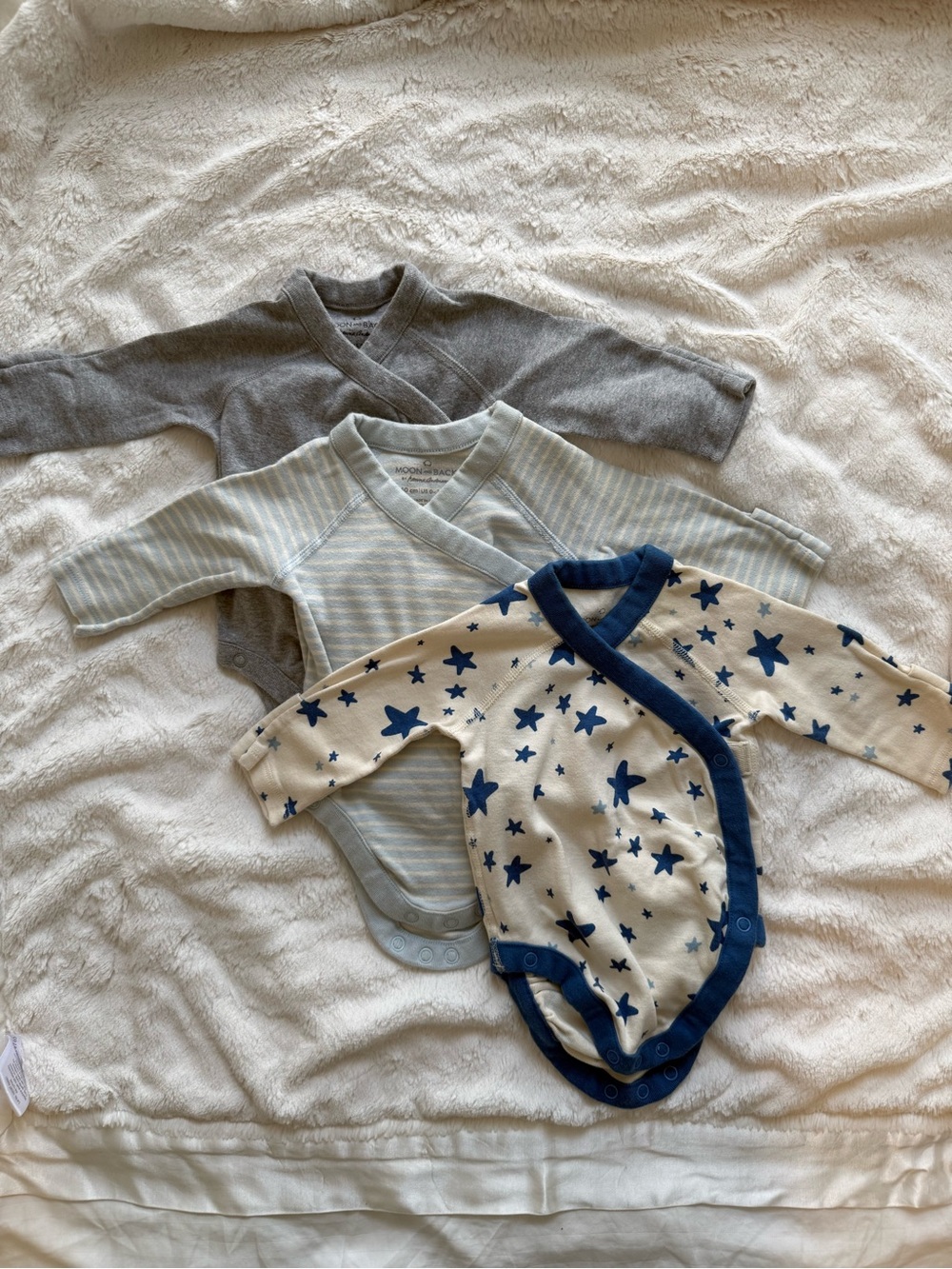 Moon and Back by Hanna Andersson Neutral & Navy Star Wrap One-Piece Set